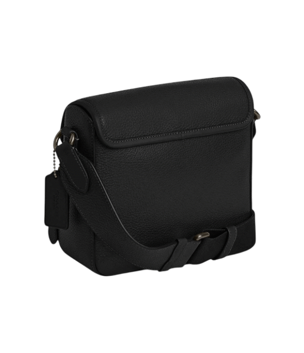 Crossbody sullivan con solapa negro liso monograma