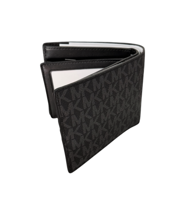 Cartera negro con monograma