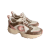 Tenis coach rosa con café monograma