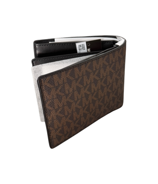 Cartera marrón con monograma