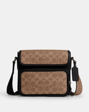 Crossbody sullivan con solapa cafe con monograma